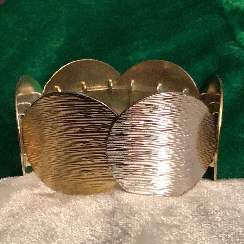 2 stretch bracelets - Picture 2 of 3